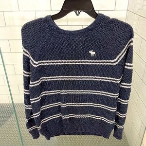 Abercrombie kids blue sweater size 11/12.